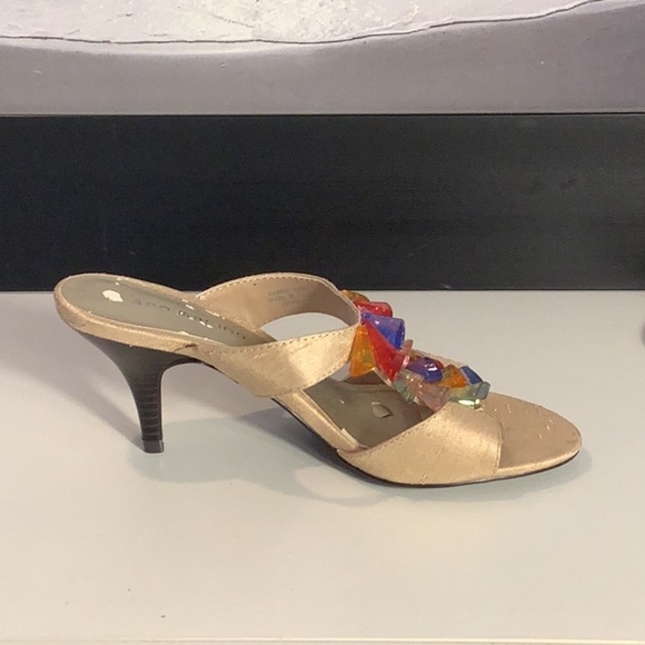 Ann Marino Tan Fabric Multicolor Jewels Slip On Heel Sandal Shoe Sz 6.5 - Picture 4 of 11